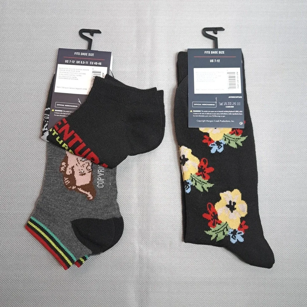 2 Pair One‎ Size ACE VENTURA Low-Cut Socks Size 7-12 Novelty Jim Carey